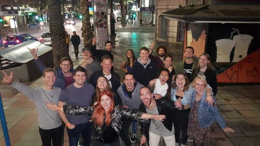 Alicante: Guided Pub Crawl with Shots and Beer - How to make the most of the included drinks