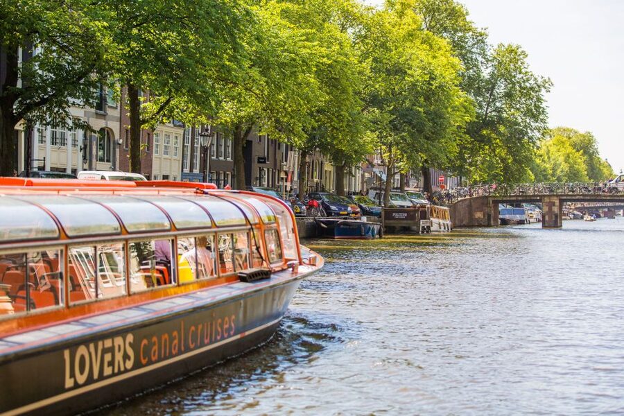 Amsterdam: City Canal Cruise and Heineken Experience - Brewing, tasting, and pouring your own beer
