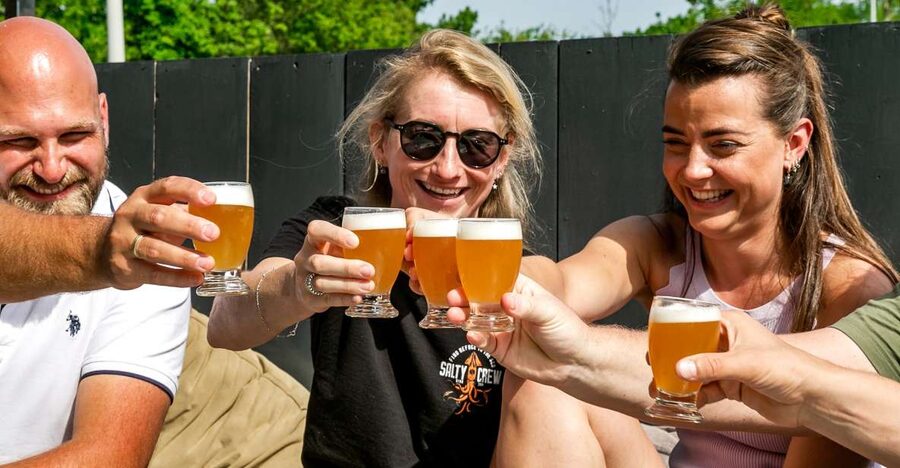 Amsterdam: Guided Craft Beer Brewery Bus Tour with Tastings - The guide shapes the whole afternoon