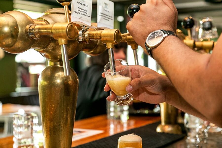 Amsterdam: Guided Craft Beer Brewery Bus Tour with Tastings - The first tasting at Oedipus Brewing