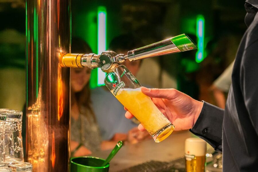 Amsterdam: Heineken Experience Ticket including 2 Drinks - Four ingredients and the brewing process