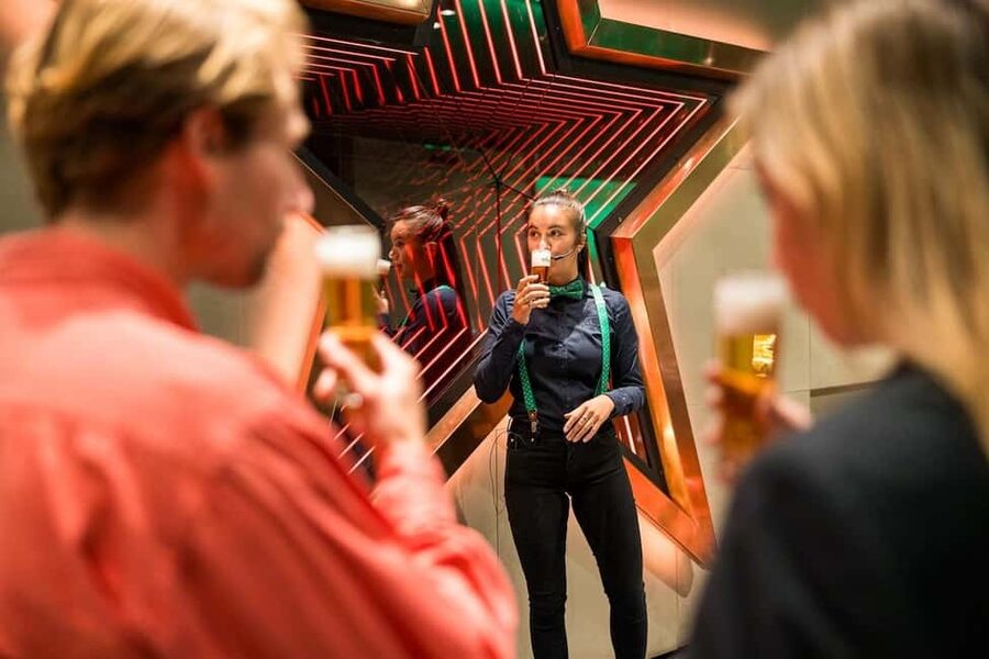 Amsterdam: Heineken Experience Ticket including 2 Drinks - Pouring the perfect Heineken draft