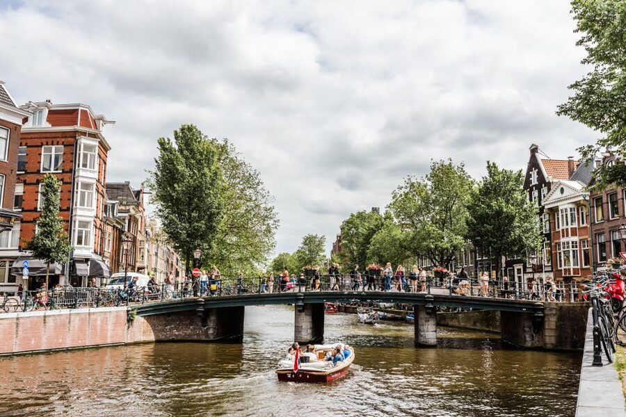 Amsterdam: Private Cheese and Beer Tour - Fondue and a cheese pancake in Amsterdam West