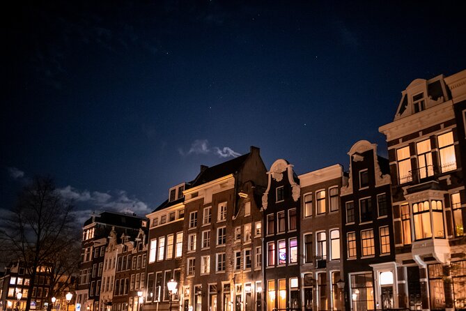 Amsterdam Small-Group Evening Canal Cruise Including Wine, Craft Beer, Cheese - Choosing the best departure time