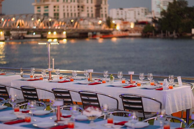 Bangkok Carnival Dinner Cruise with Free-flow Beer and Buffet - Free-flow beer and the value of the package