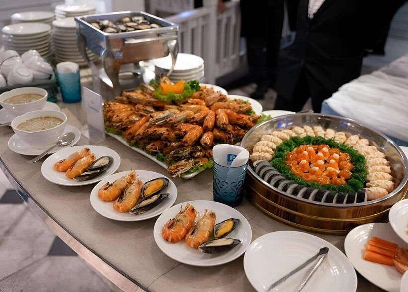Bangkok: Carnival Dinner Cruise with Free-Flow Beer & Buffet - Key points to know before you book