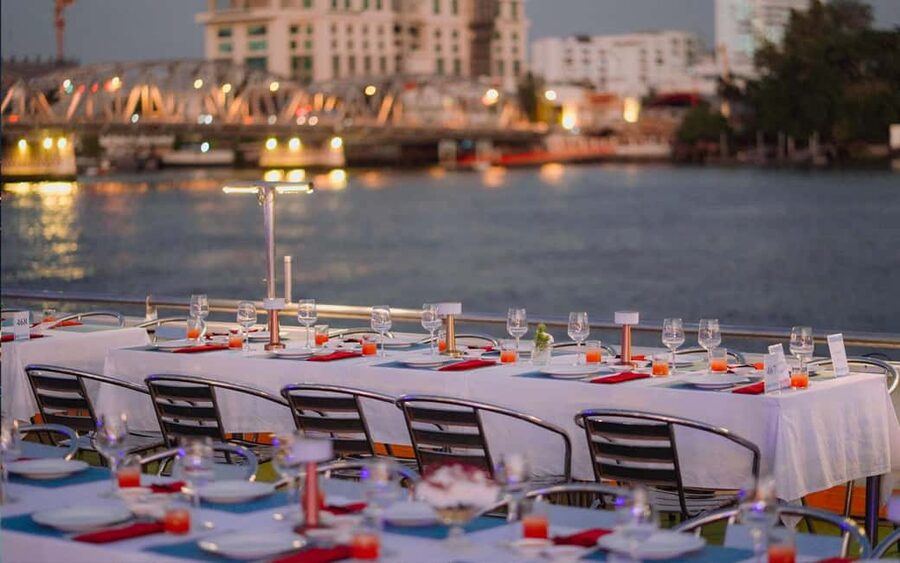 Bangkok: Carnival Dinner Cruise with Free-Flow Beer & Buffet - Should you book this cruise?