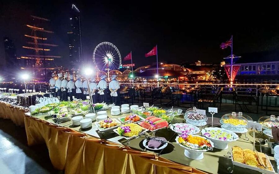Bangkok: Luxury White Sunset or Dinner Cruise with Beer - Seating, comfort, and who should book