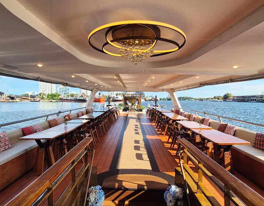 Bangkok: New Horizon Dinner Cruise with Buffet & Beer - What $40 gets you in Bangkok