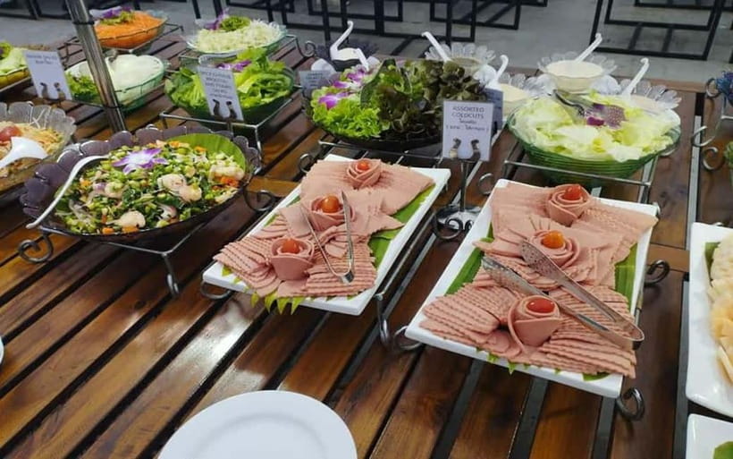 Bangkok: White Orchid Chao Phraya Cruise Free Flow Beer - Dinner on a moving boat
