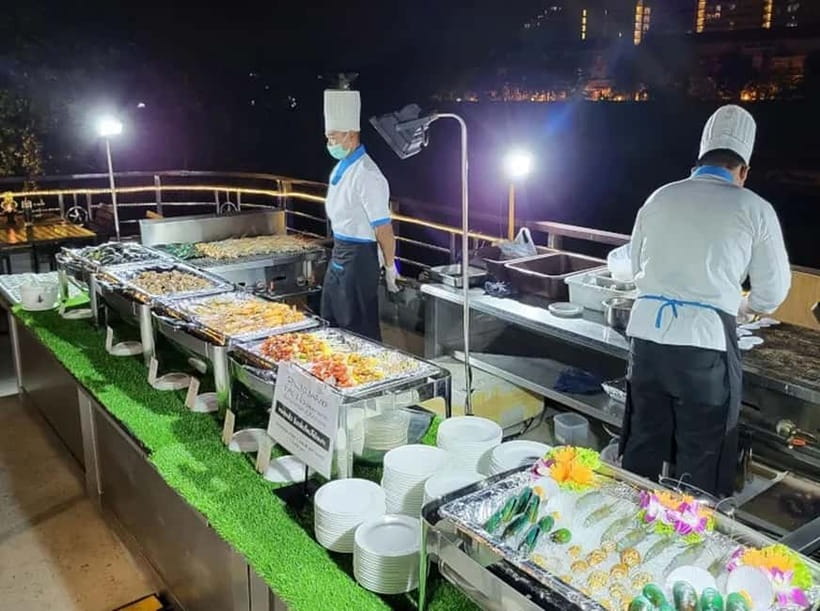 Bangkok: White Orchid Chao Phraya Cruise Free Flow Beer - How the two-hour schedule feels