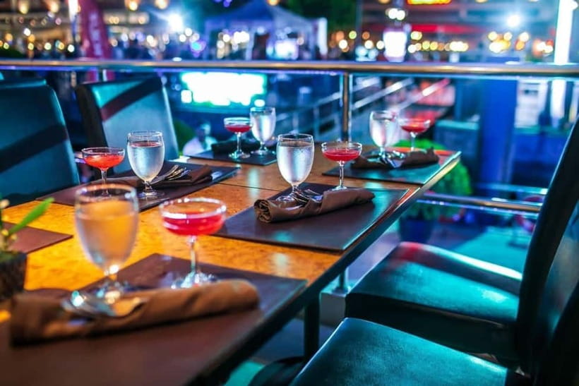 Bangkok: White Orchid Chao Phraya Cruise, Thai Buffet & Beer - Seating, weather, and comfort