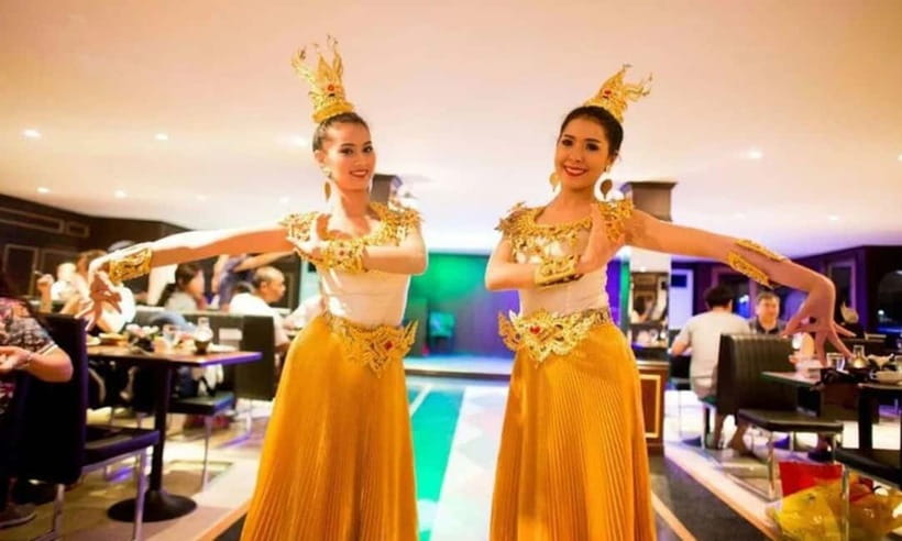 Bangkok: White Orchid Chao Phraya Cruise, Thai Buffet & Beer - Who gets the most from this cruise