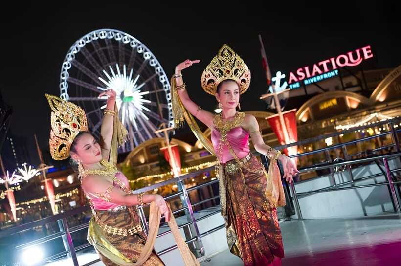 Bangkok: White Orchid Chao Phraya Dinner Cruise free Beer - Who should book this cruise?