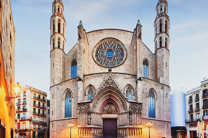 Bar Crawl in Barcelona with Spanish Wines, Vermut, Cold Beer and Tapas - Walking the route from central Barcelona