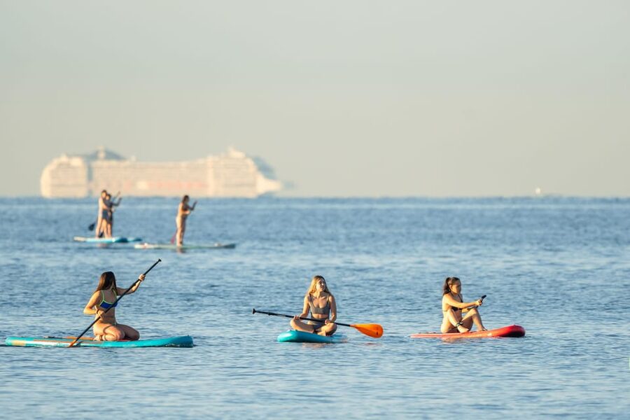 Barcelona: Sunset Paddleboarding Experience with 1 Beer - A quick beach briefing before you paddle