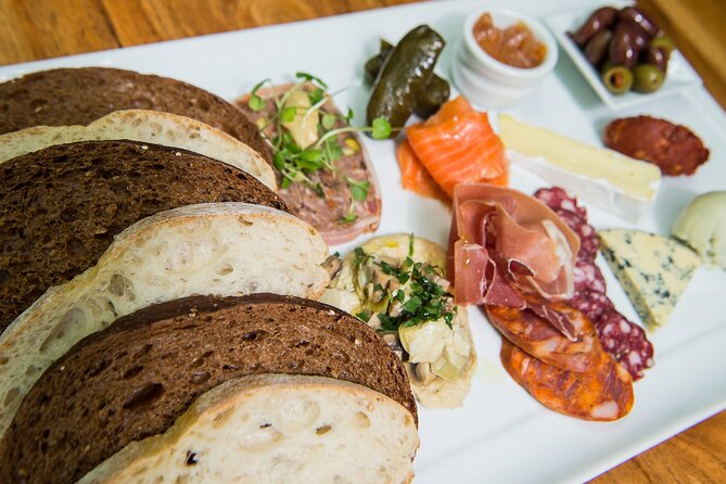 Bay of Islands, Spirit & Craft Beer Tour with Lunch - Ake Ake Vineyard and the local wine story