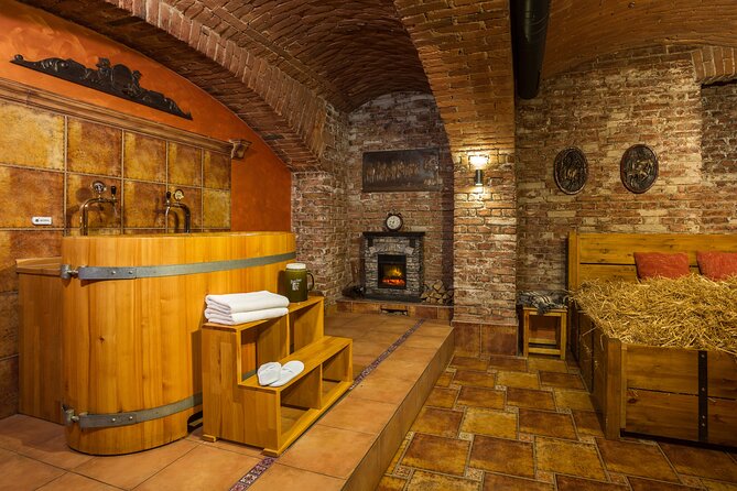 Beer bath Spa for 2 people/ 1 tub - 1,5 hour Activity in Prague - A Czech beer bath that is more relaxing than ridiculous