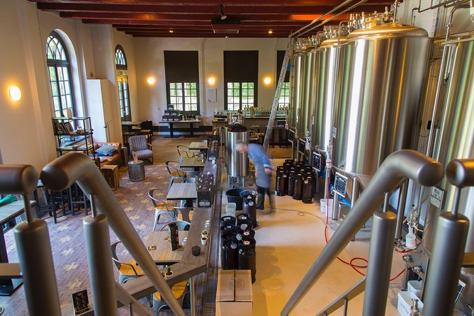 Beer tasting: 3 craft beers and tour of the Uddelaer Brewery - A cheese and sausage board for a longer stop