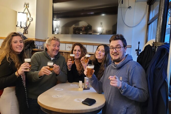 Beer tour with tasting in Dusseldorf - Cartwheels, carnival, and the Uerige brewery