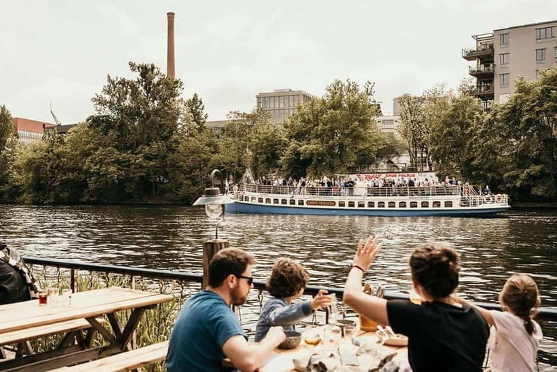 Berlin: 2.5-Hour Beer & Sunset Sightseeing Boat Cruise - What the Kaiser Friedrich adds to the ride
