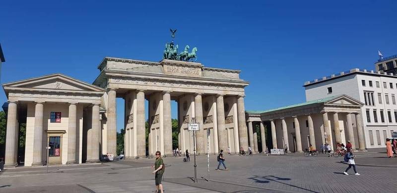 Berlin Beers & Battlefields Tour: War History & German Beer - Moltke Bridge and the assault on the Reichstag