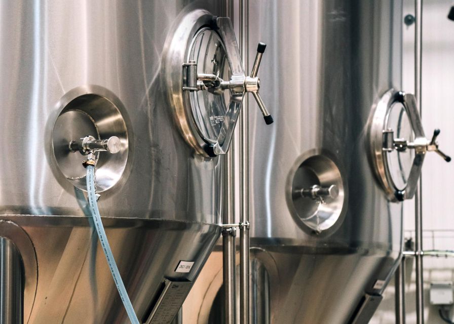 Berlin: Berliner Berg Brewery Tour with Beer Tasting - The German-language factor