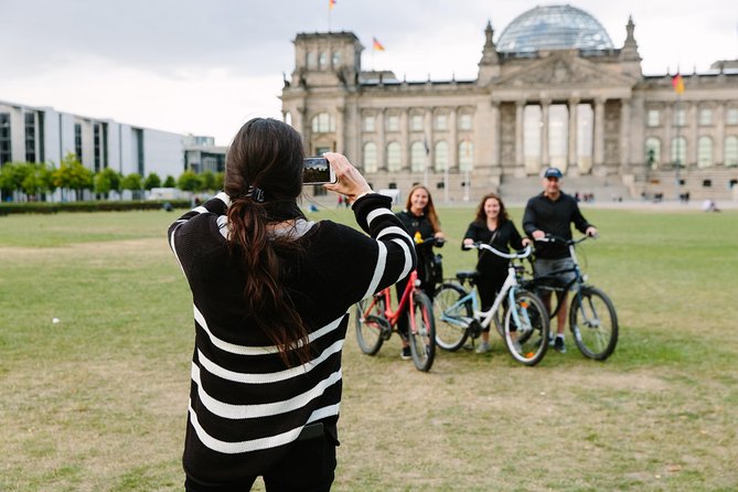 Berlin City Bike Tour with Beer Garden Stop - Brandenburg Gate, Reichstag, and the Government Quarter