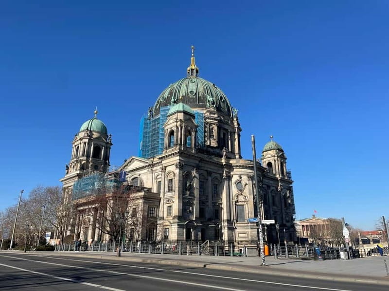 Berlin Food Tour: Taste the Best with a Full Meal & Beer - Weather and comfort matter more than you might expect