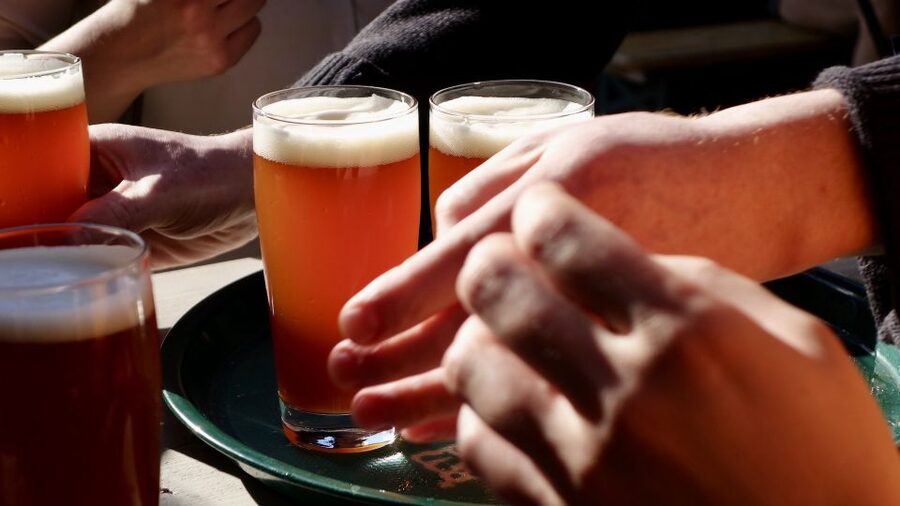 Berlin: Guided Craft Beer & Cultural Tour With Snacks - Three stops, nine very different beers