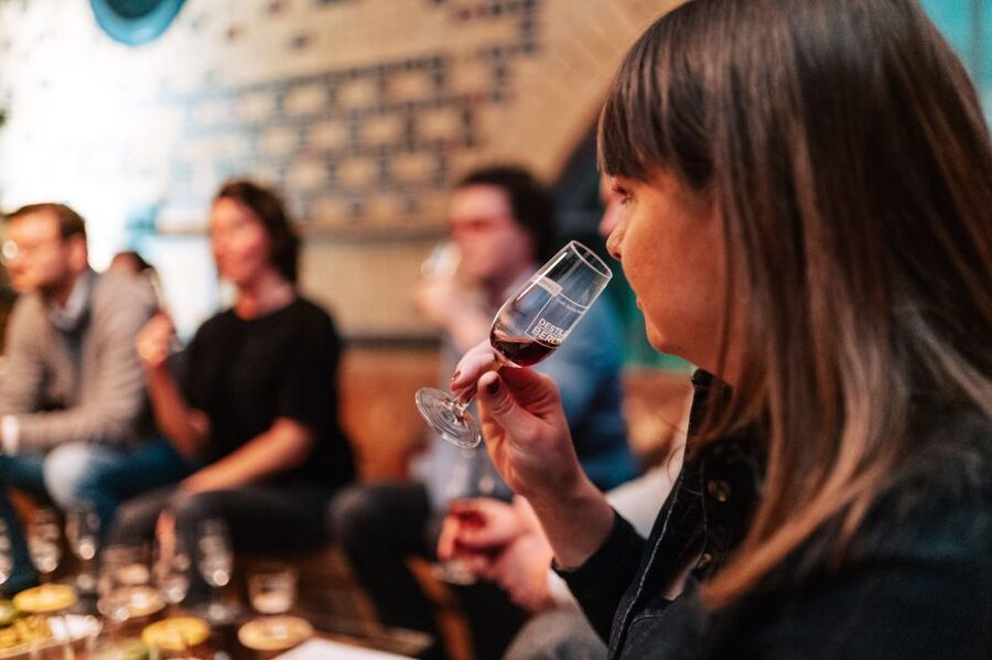 Berlin: Mampe Schnapps Brewery Tour and Tasting (IN ENGLISH) - Practical details that affect your visit