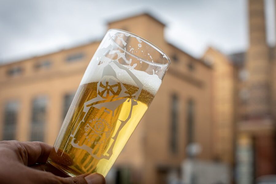 Berlin: Vagabund Brauerei Beer Tasting & Guided Brewery Tour - What you learn on the brewing floor