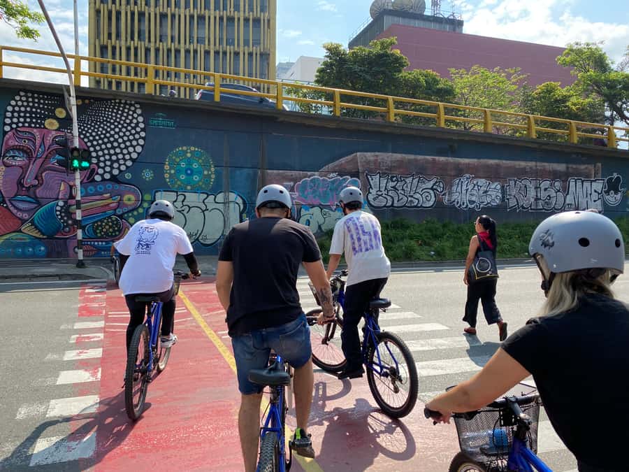 Bike Tour Medellin with Snacks and Local Beer - Why a bicycle is a good introduction to Medellín