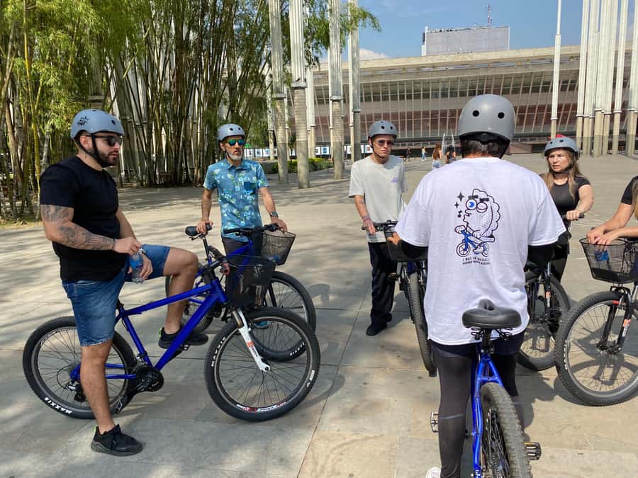 Bike Tour Medellin with Snacks and Local Beer - Conquistadores and the Medellín River parks