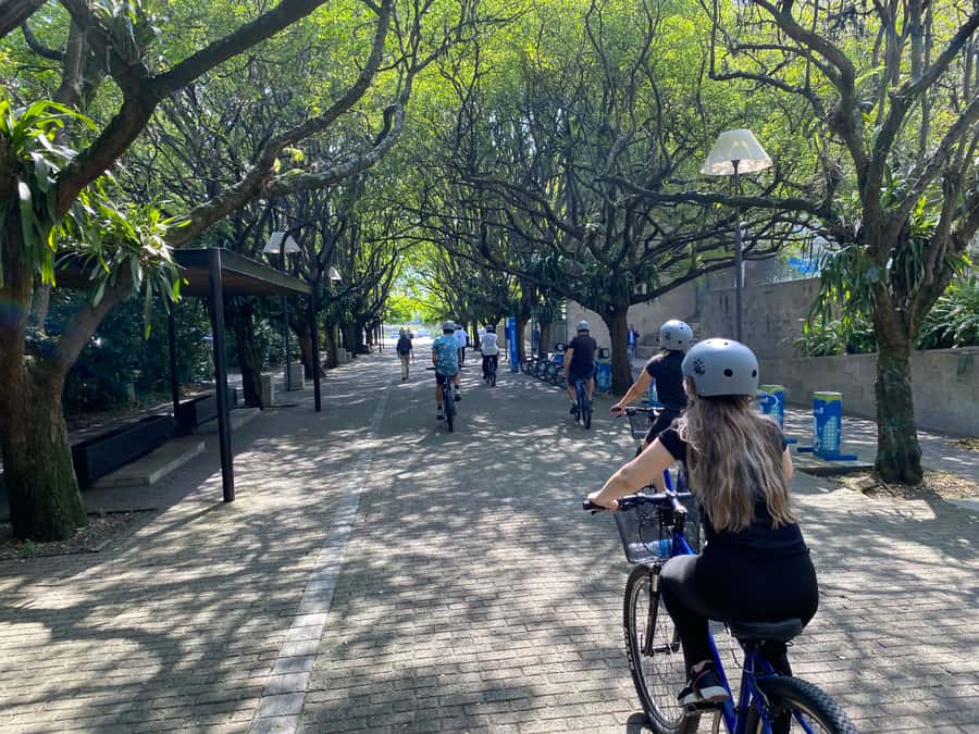 Bike Tour Medellin with Snacks and Local Beer - Guides, language, and the feel of the ride
