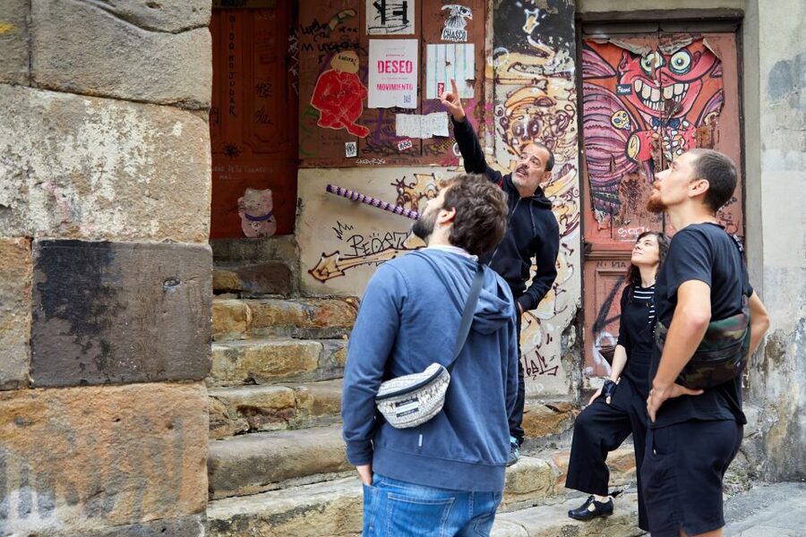 Bilbao: Art District Walking Tour - Who should book this walk?