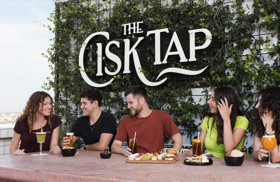 Brewery Experience with Beer Tasting and Optional Transport - Five beers at The Cisk Tap
