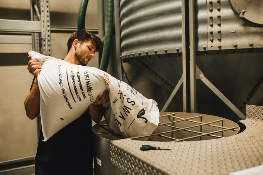 Brewery tour with tasting - Following the Brewing Process Inside