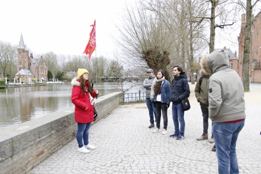 Bruges: History, Chocolate and Beer Walking Tour - Who should book this experience