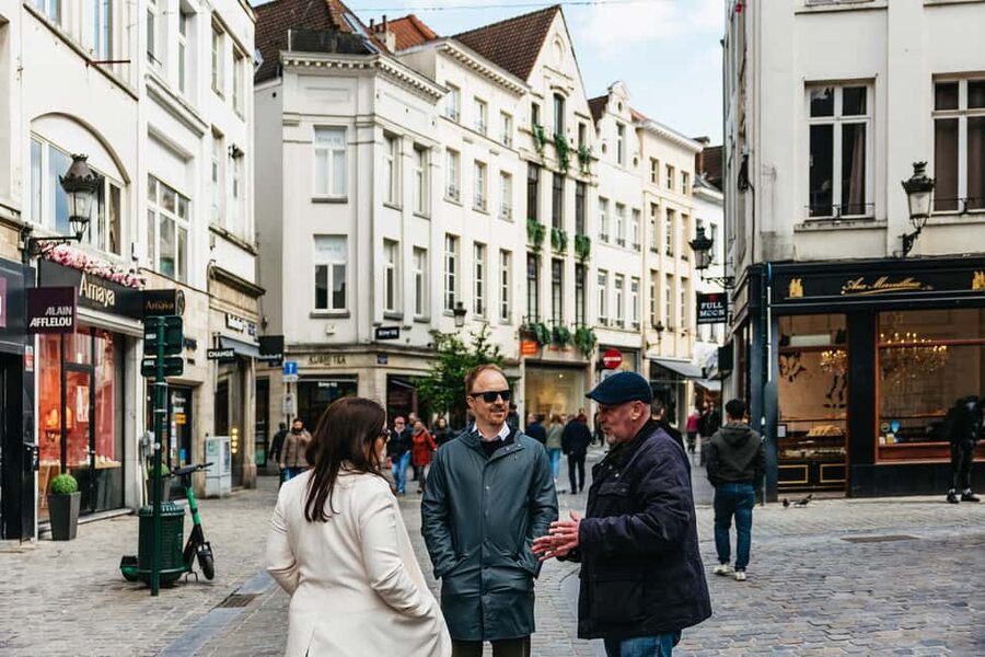 Brussels: Beer Tour with 6 Beers and 3 Chocolate Tastings - Key points to know before booking