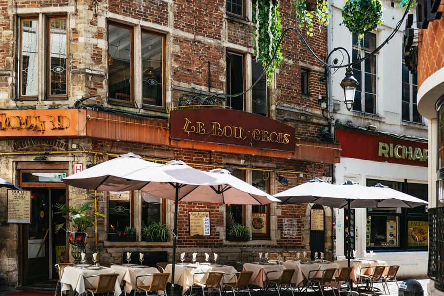 Brussels: Beer Tour with 6 Beers and 3 Chocolate Tastings - Who should book this four-hour walk?