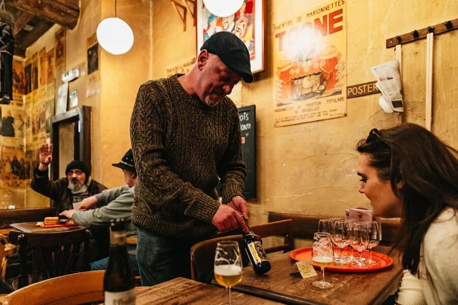 Brussels: Beer Tour with 6 Beers and 3 Chocolate Tastings - Starting at Mary Grand Place