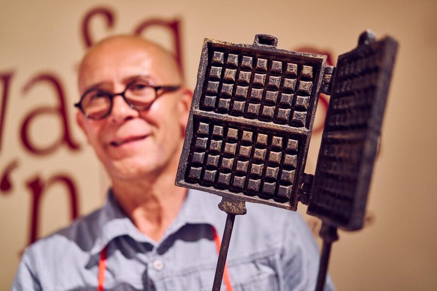 Brussels: Belgian Waffle Making Workshop with Beer Tasting - What the 90 minutes feel like