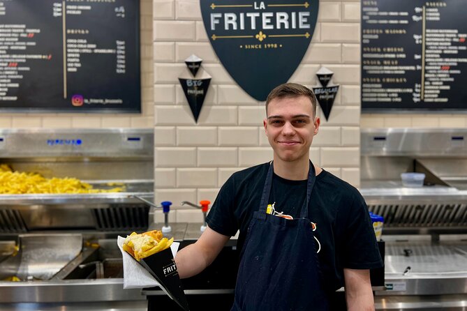Brussels Food Tour: 10 Tastings of Waffles, Beers, Fries & More - Waffles and beer on the final stretch