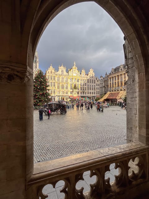 Brussels Food Tour: Main Dish, Beer, Waffle & Chocolate - Beer as a lesson in Belgian culture