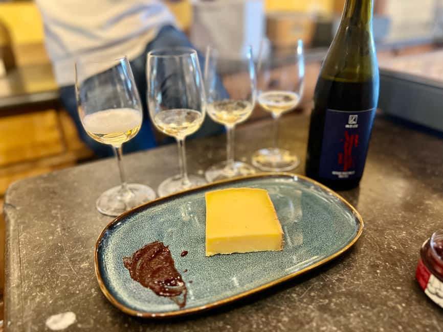 Brussels: Food Tour of 10 Tastings - Waffles, Beers & More - Who should book this food tour?