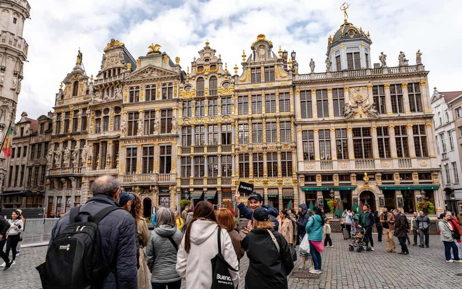 Brussels: Guided Walking Tour with Optional Beer Tasting - From the old Sablon Wall to elegant streets