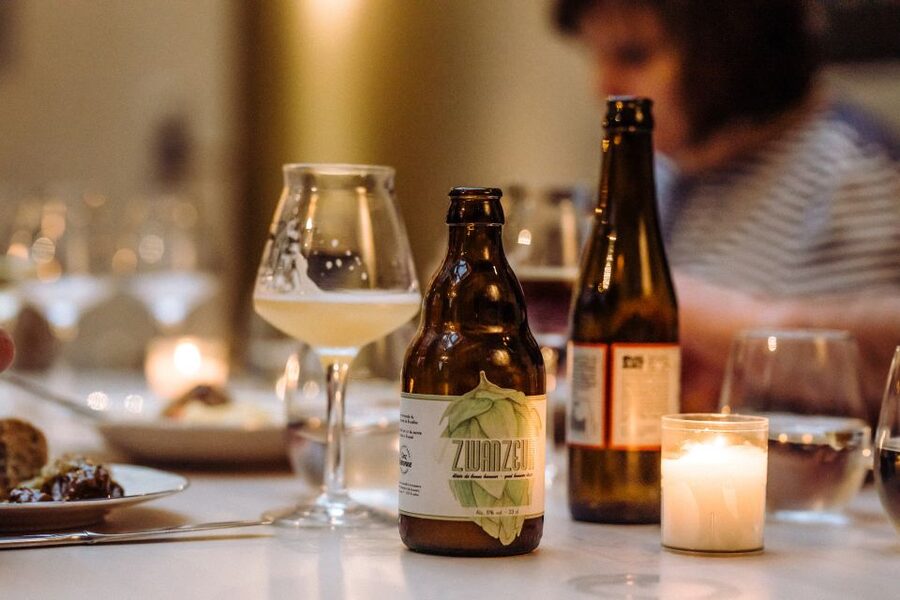 Brussels: Private Beers, Bars, and Live Music Tour by Night - Choosing Belgian beer at Au Bassin