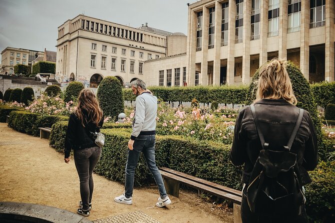 Brussels Walking and Tasting Tour (Beers,Chocolates&Fries/Waffle) - Manneken Pis and the stories behind the statue
