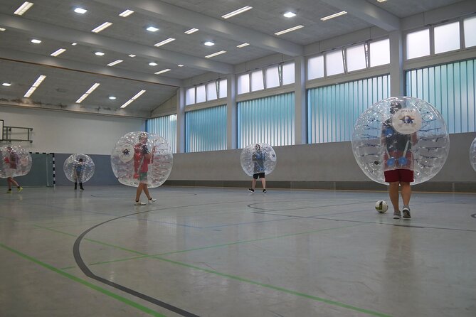 Bubble soccer in the center of Hamburg with beer / champagne - Who should book this experience